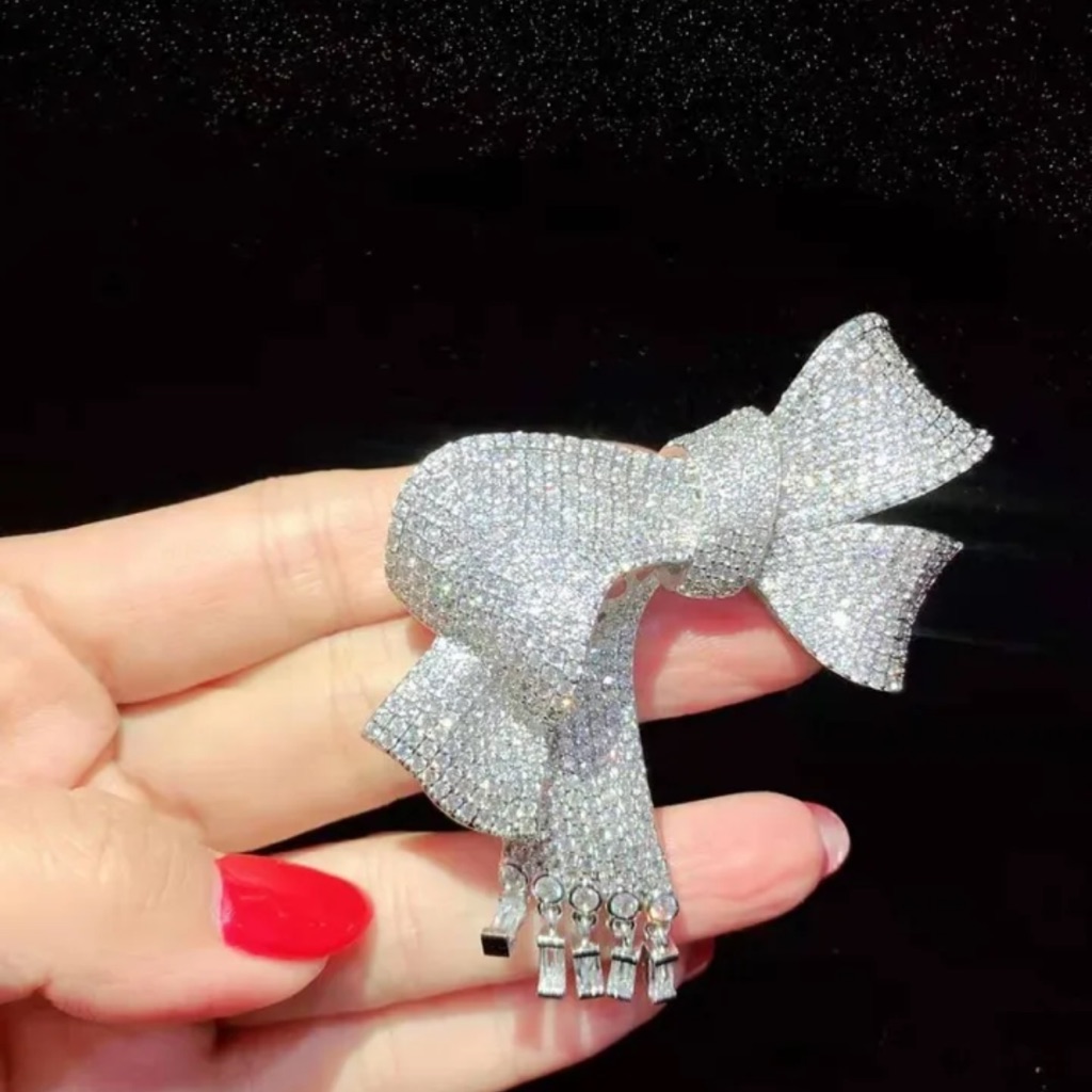 Bow Pendent